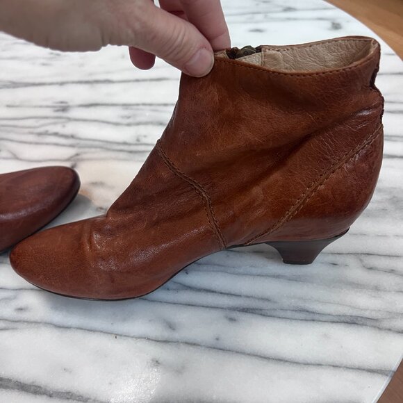 Frye & Co Cody Leather Steffi Zip Ankle Boot - 8M - Picture 4 of 9